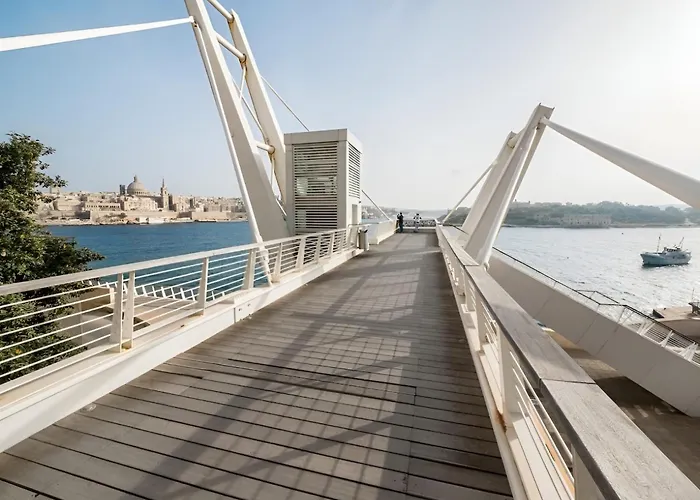 Charming 1Br Penthouse In Gzira