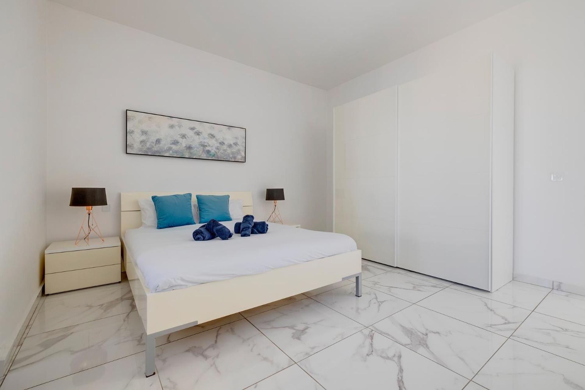Charming 1br Penthouse In Gzira Appartement
